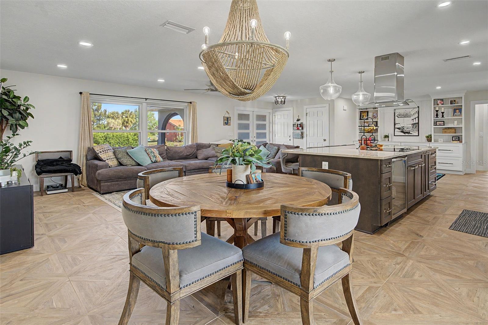 APOLLO BEACH UNIT SIX - Residential