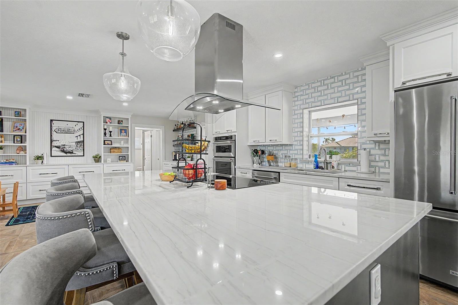 APOLLO BEACH UNIT SIX - Residential