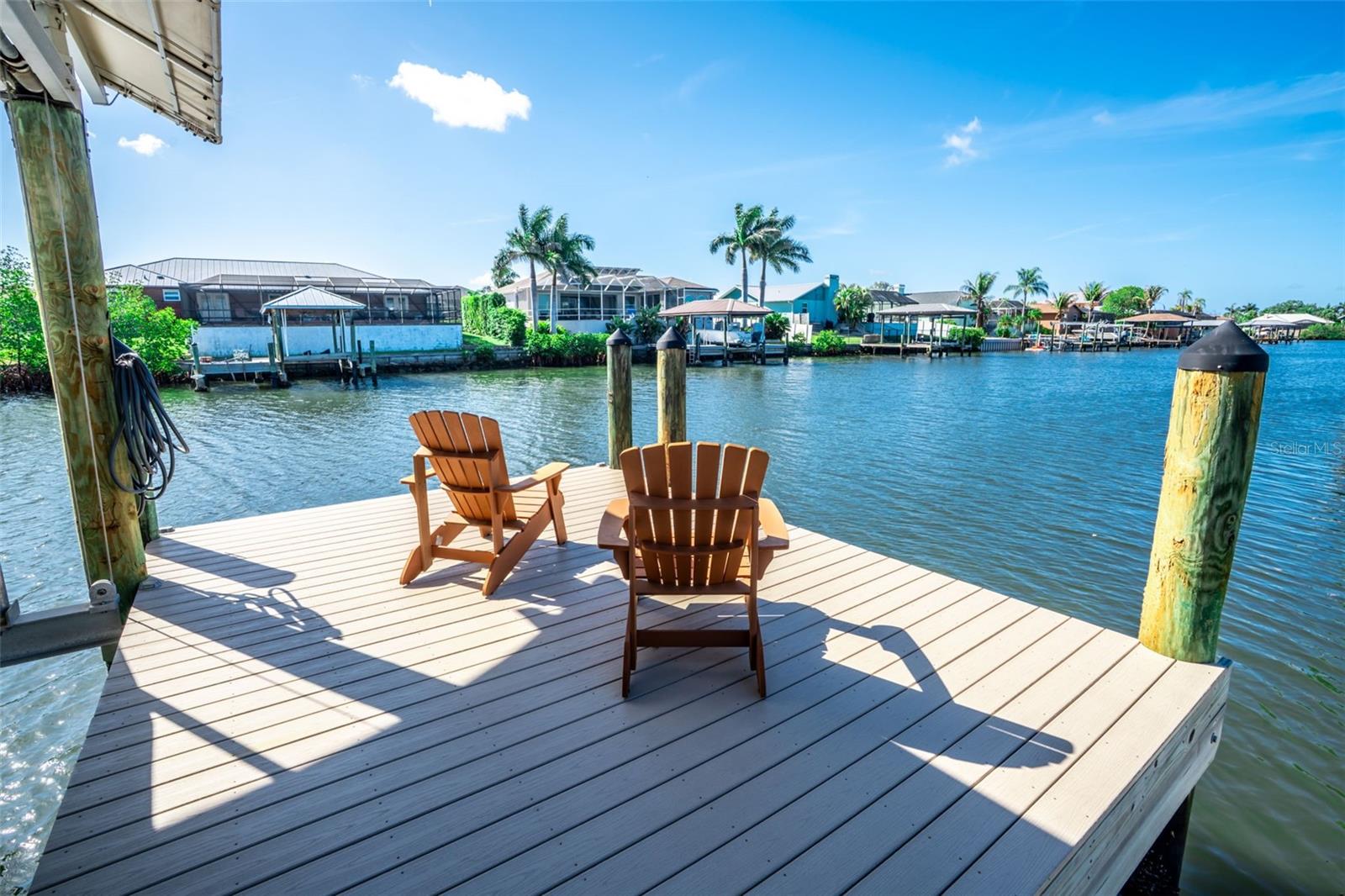 APOLLO BEACH UNIT SIX - Residential