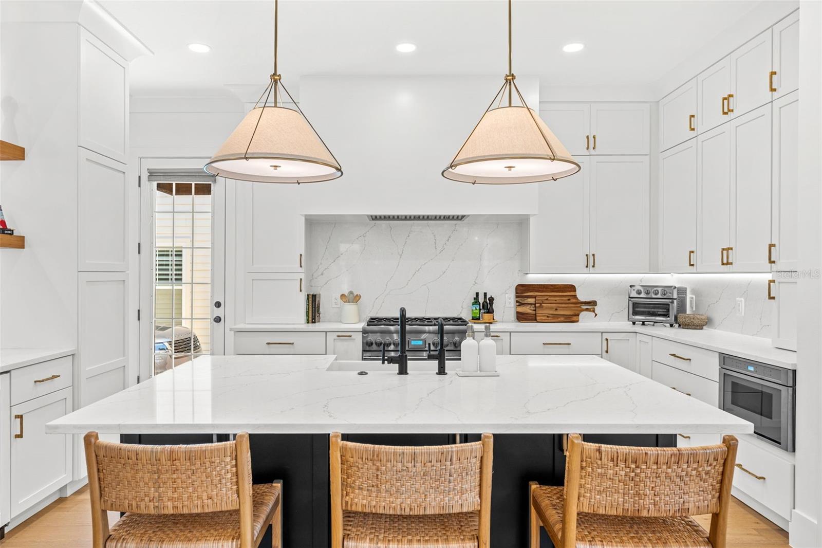 IVANHOE SHORES - Residential