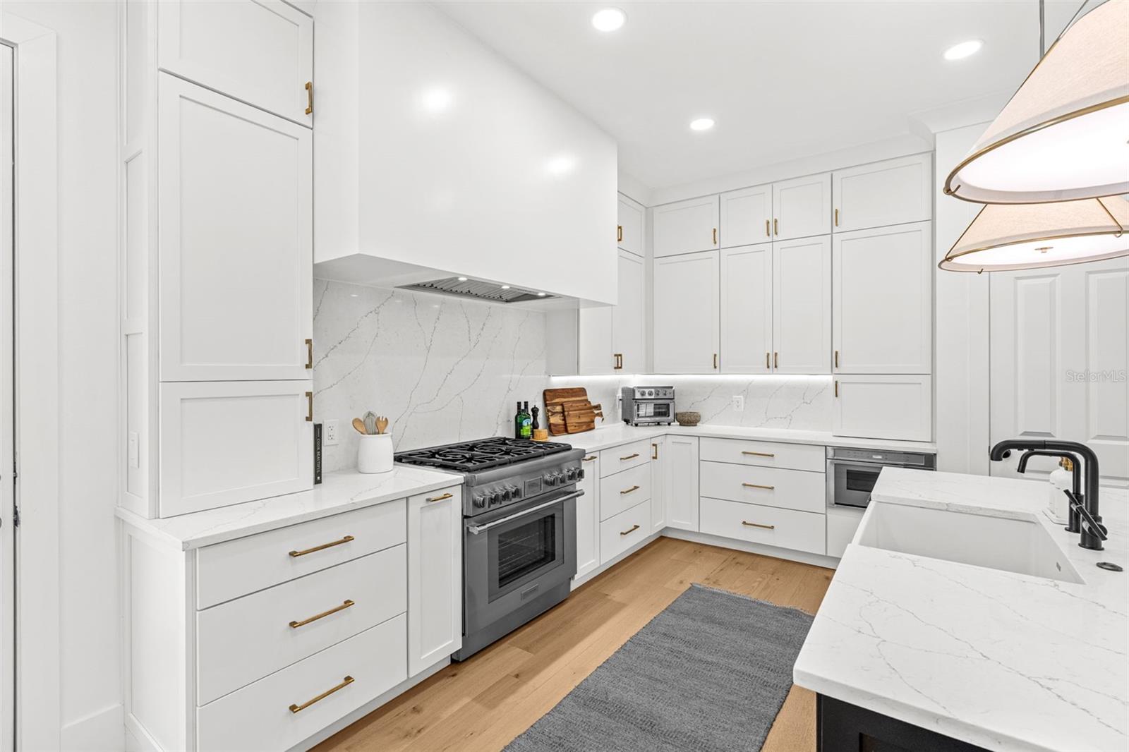 IVANHOE SHORES - Residential
