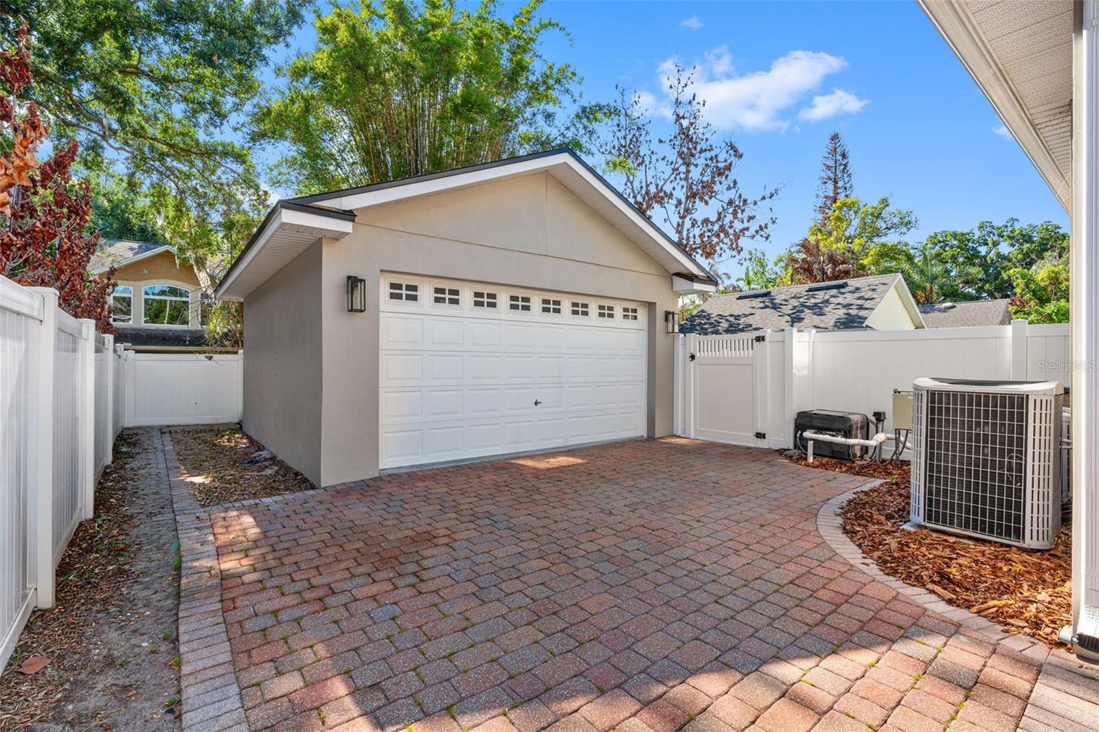 IVANHOE SHORES - Residential
