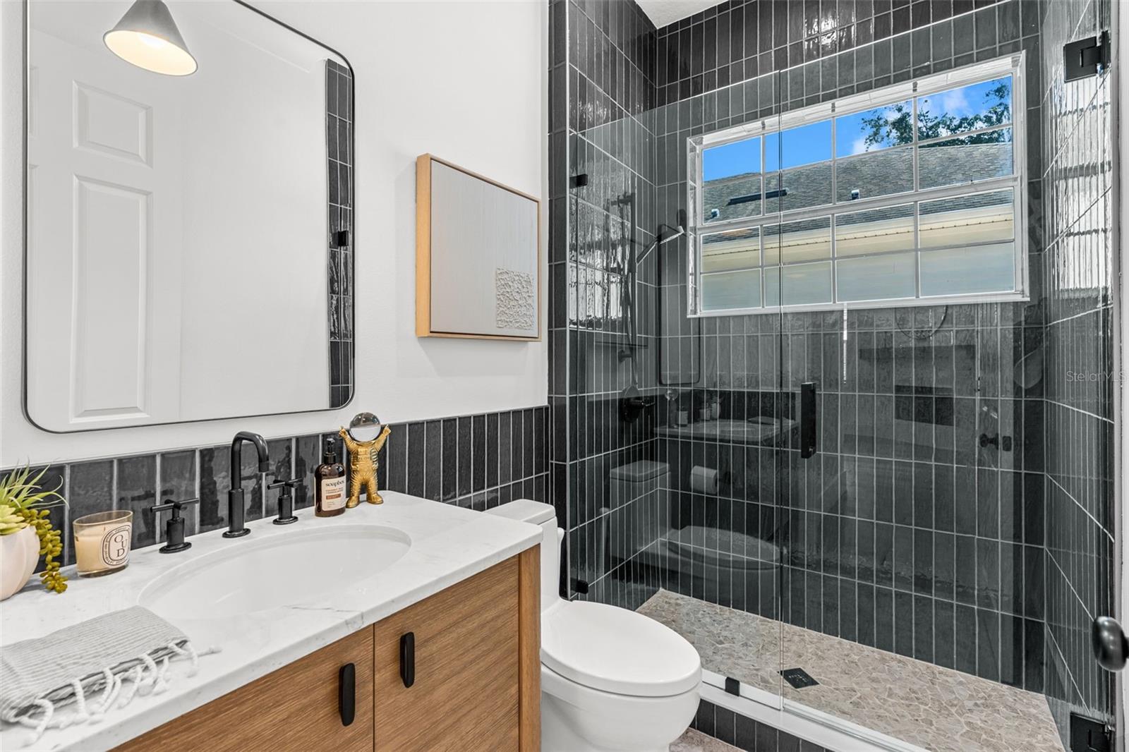 IVANHOE SHORES - Residential