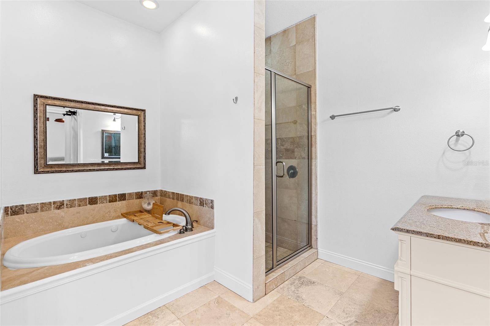 IVANHOE SHORES - Residential