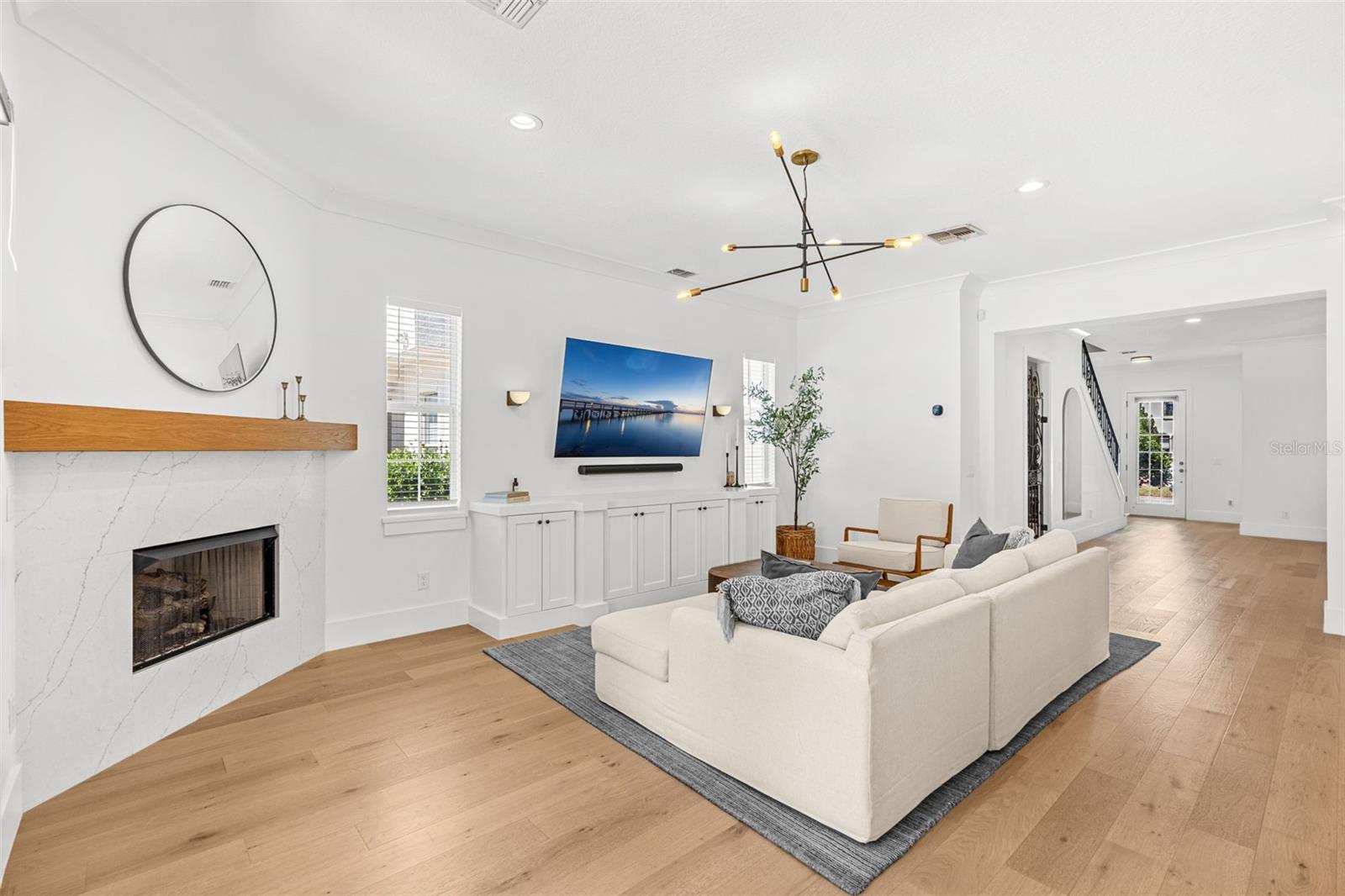 IVANHOE SHORES - Residential