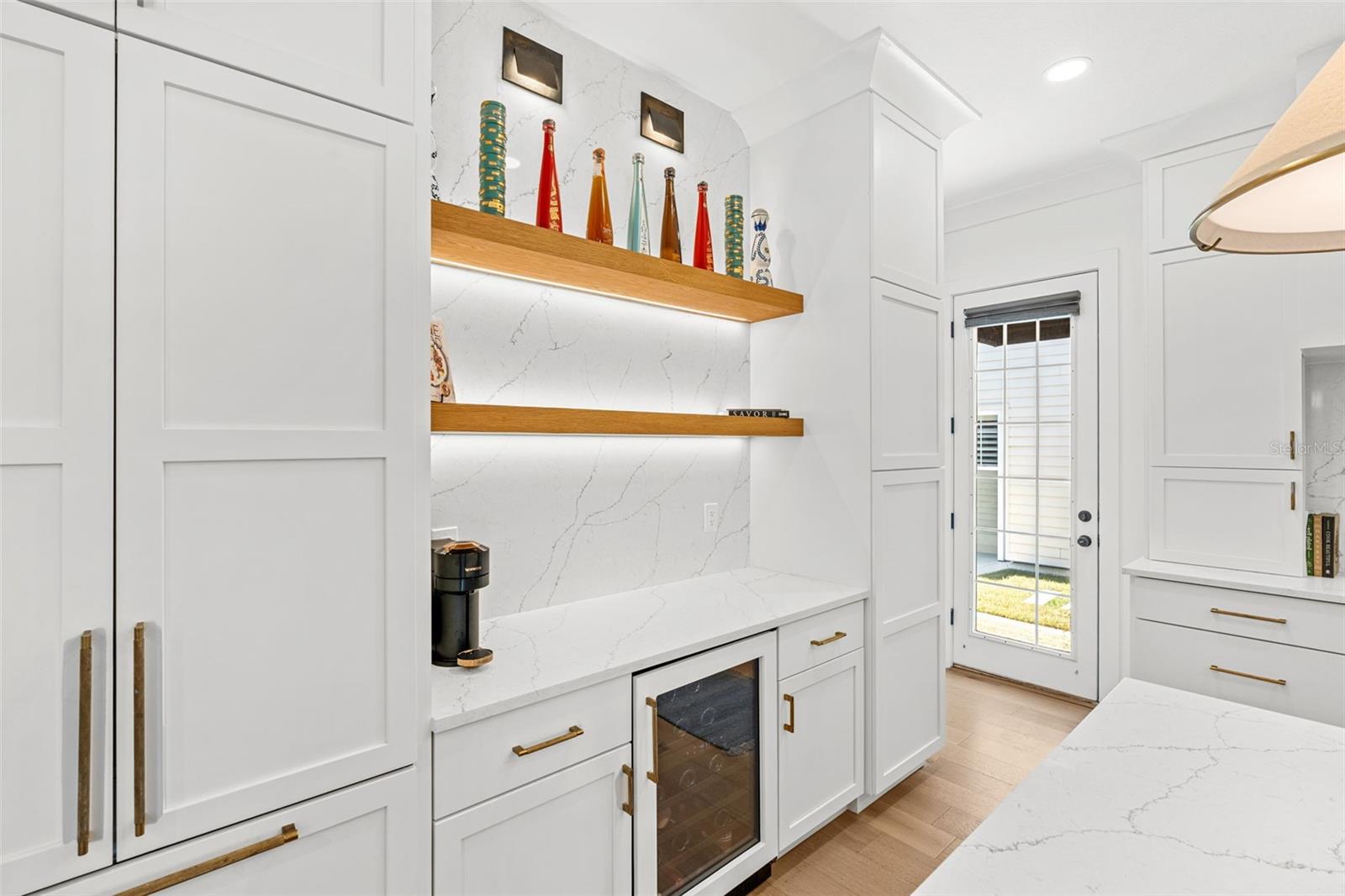 IVANHOE SHORES - Residential