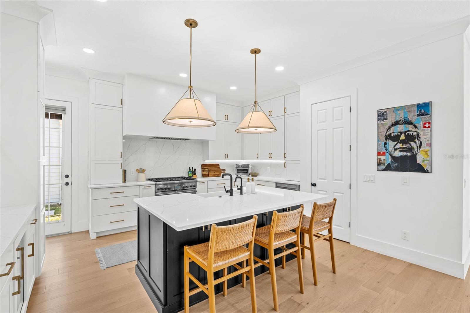 IVANHOE SHORES - Residential