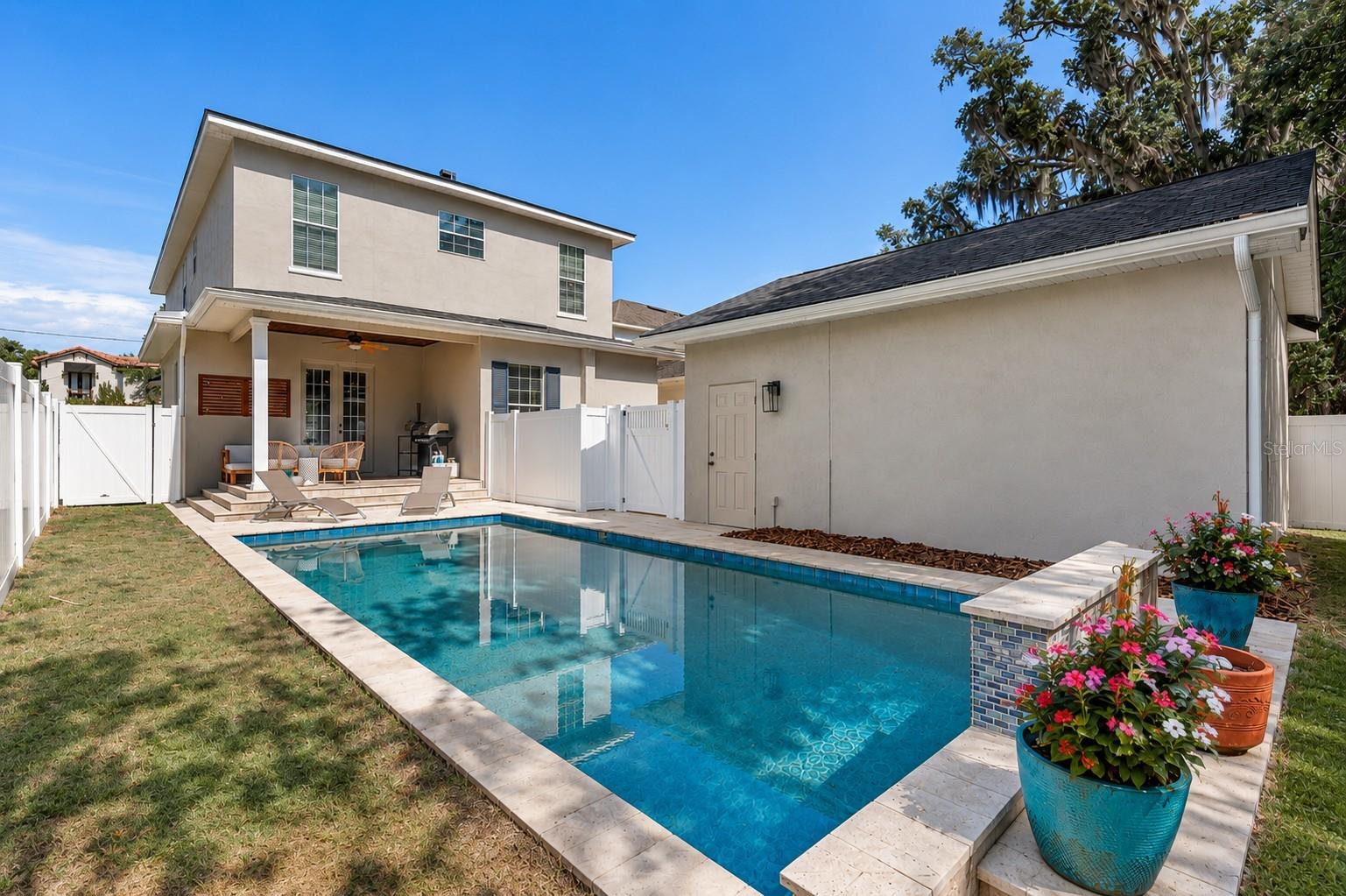 IVANHOE SHORES - Residential