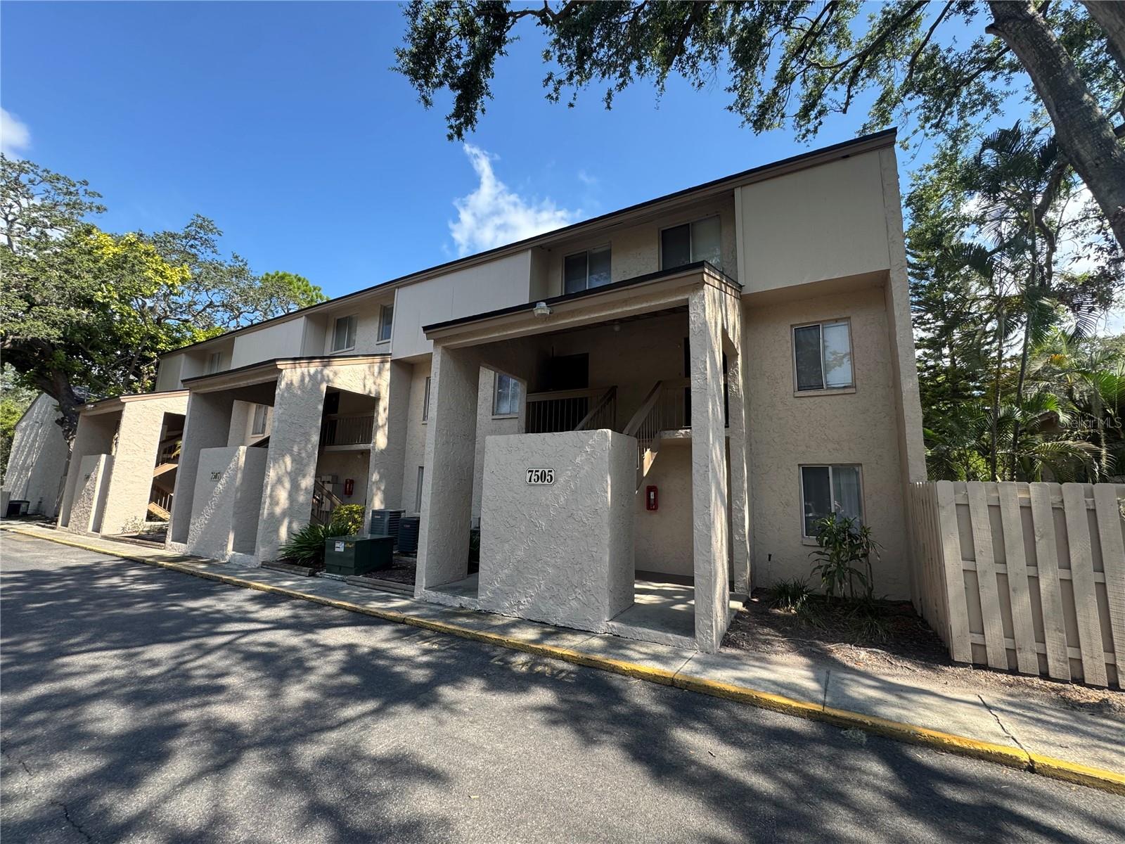 Spacious 2 bedrooms, 1.5 bathrooms, and is two stories. The condo features an open concept living room/dining room combo that has plenty of room for all of your needs and space to entertain guests. Relax on your private balcony overlooking the sparkling pool in the heart of the community. You will love cooking in your galley style kitchen! It has plenty of space, tons of natural light, a storage pantry, and features a stainless steel range, microwave, and dishwasher. The first level has a laundry closet and a 1/2 bath to make life easier. Both HUGE master size bedrooms are upstairs, and both come with LARGE closets. The master bedroom has its own sink/vanity combo and master closet with a pass-through to the bathroom which boasts an oversized tub. The community features a clubhouse and two pools to entertain your friends and family. This condo is minutes away from interstates I-275/I-75/I-4, Busch Gardens, Adventure Island, USF,
Moffitt Cancer Center, Museum of Science & Industry, Hard Rock Casino, MidFlorida Amphitheatre, Fairgrounds, restaurants, shopping, and schools. And it's just a short drive to Downtown Tampa, Tampa International Airport, MacDill Air Force Base, Ybor City, and Armature Works
Renters Insurance Required!
$1595 month
$1595 deposit
TEXT Mindy