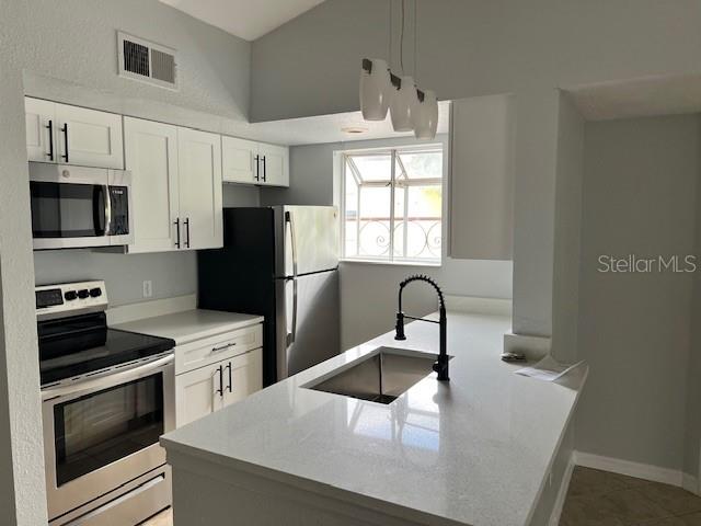 RESIDENCES/MILLENIA - Residential Lease