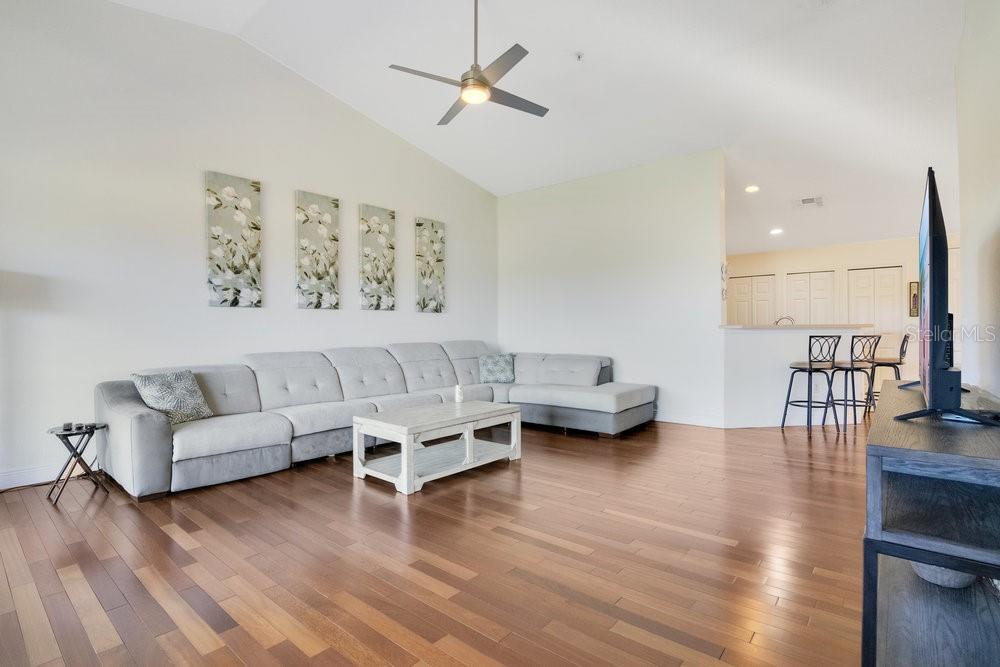 PROMENADES AT BELLATRAE CONDO PH 8 BLDG 32 - Residential