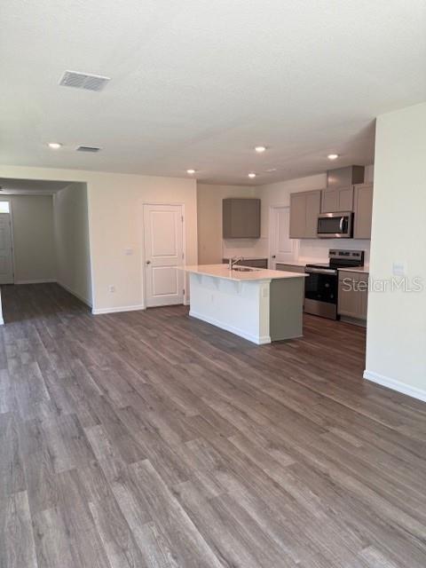 978 COMMONS WAY