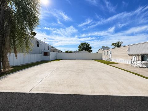 Photo of 2215 73rd Street E #348, Palmetto, FL 34221 (MLS # D6148095)