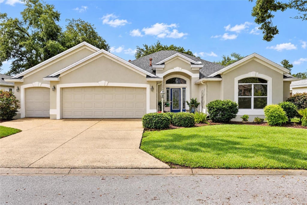 Photo of 7775 SE 168th Lone Oak Loop, The Villages, FL 32162 (MLS # G5118877)