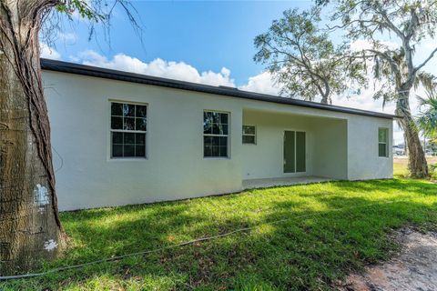 A home in EUSTIS