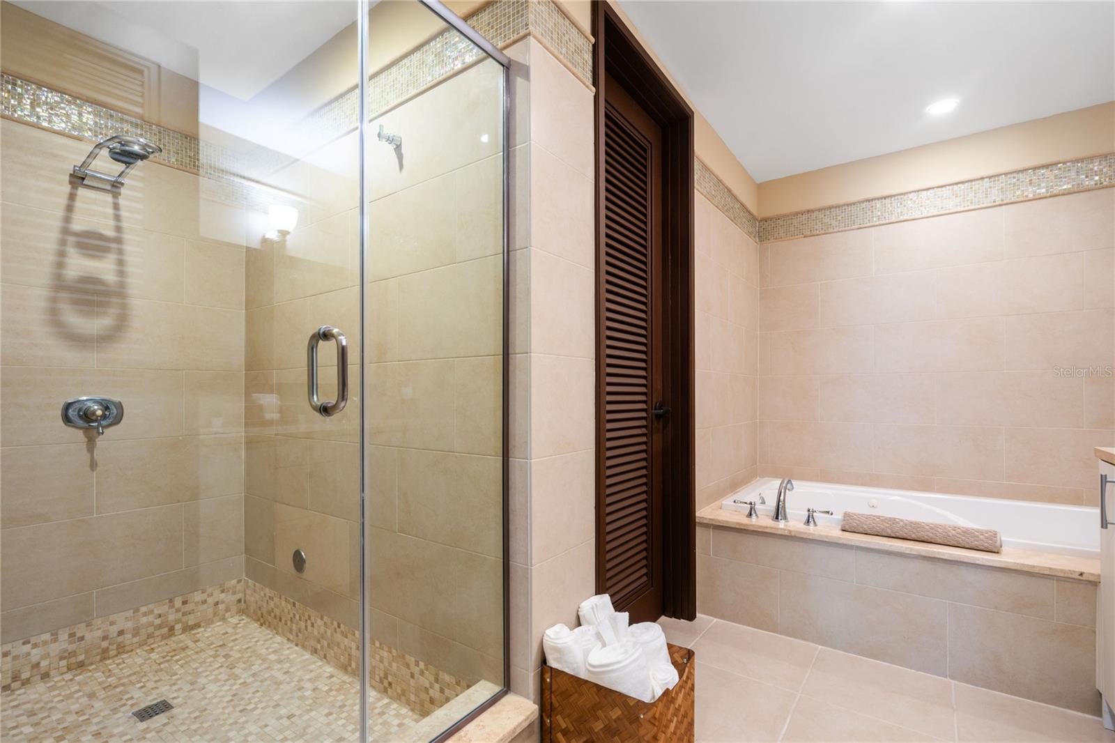 LAS VERANDAS HOME OWNER ASSOCIATION - Residential