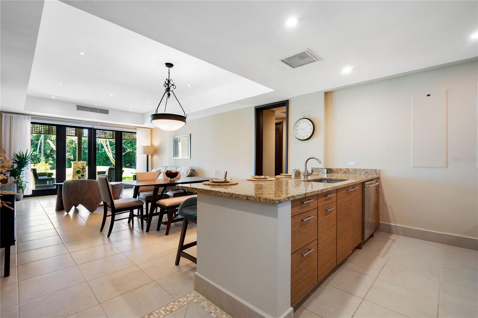 7000 BAHIA BEACH BLV LAS VERANDAS 3118