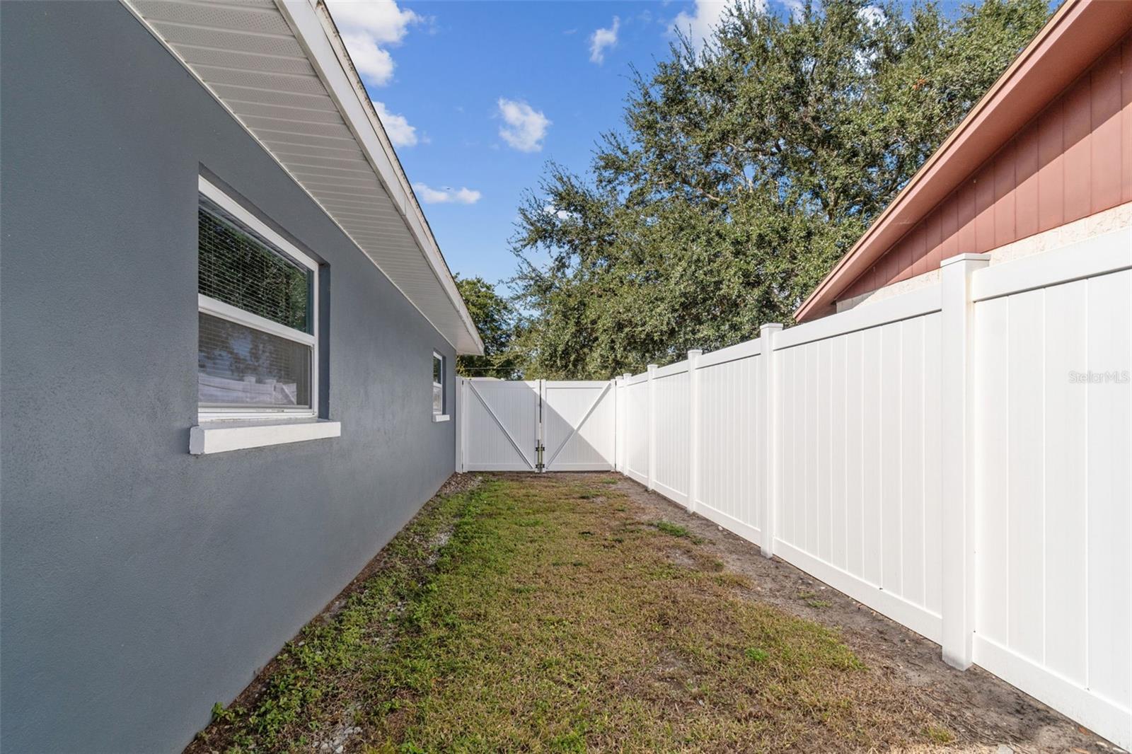 PINE RIDGE MANOR - Residential