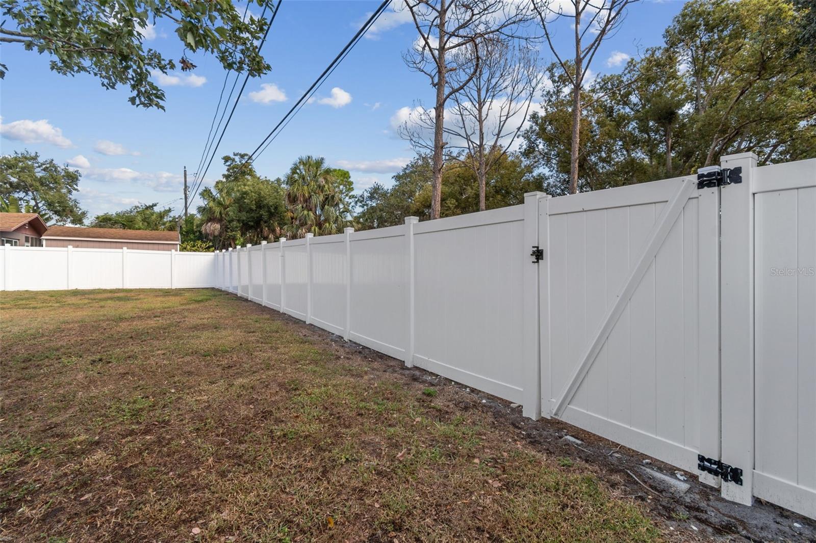 PINE RIDGE MANOR - Residential