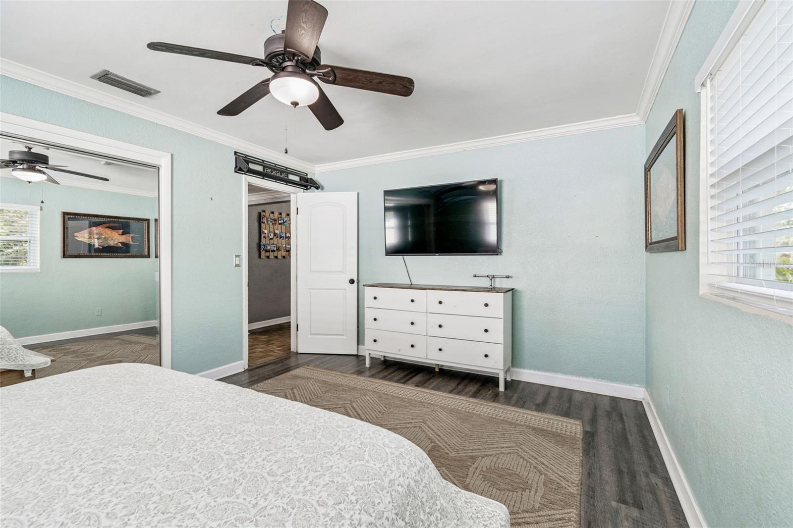 PINE RIDGE MANOR - Residential