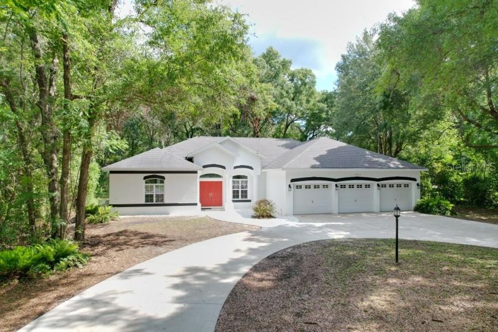 Photo of 19845 SW 88th Place Road, Dunnellon, FL 34432 (MLS # OM704929)