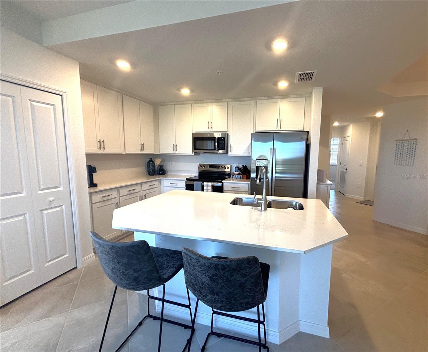 WELLEN GOLF & COUNTRY CLUB - Residential Lease