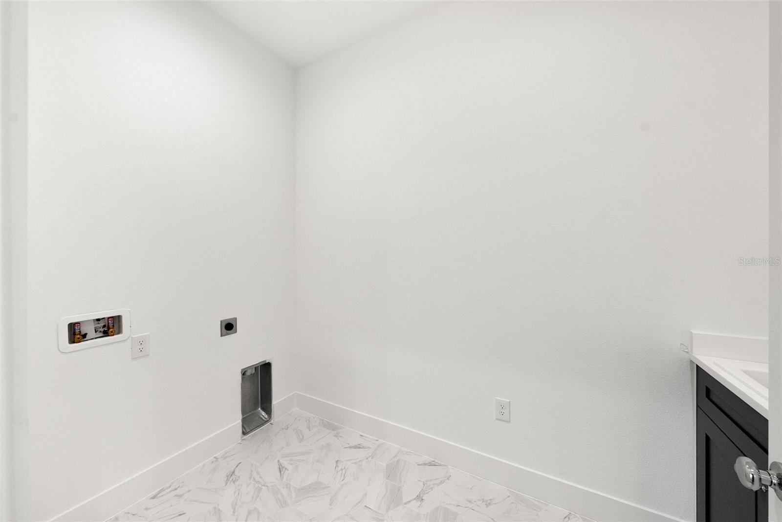 INTERBAY - Residential