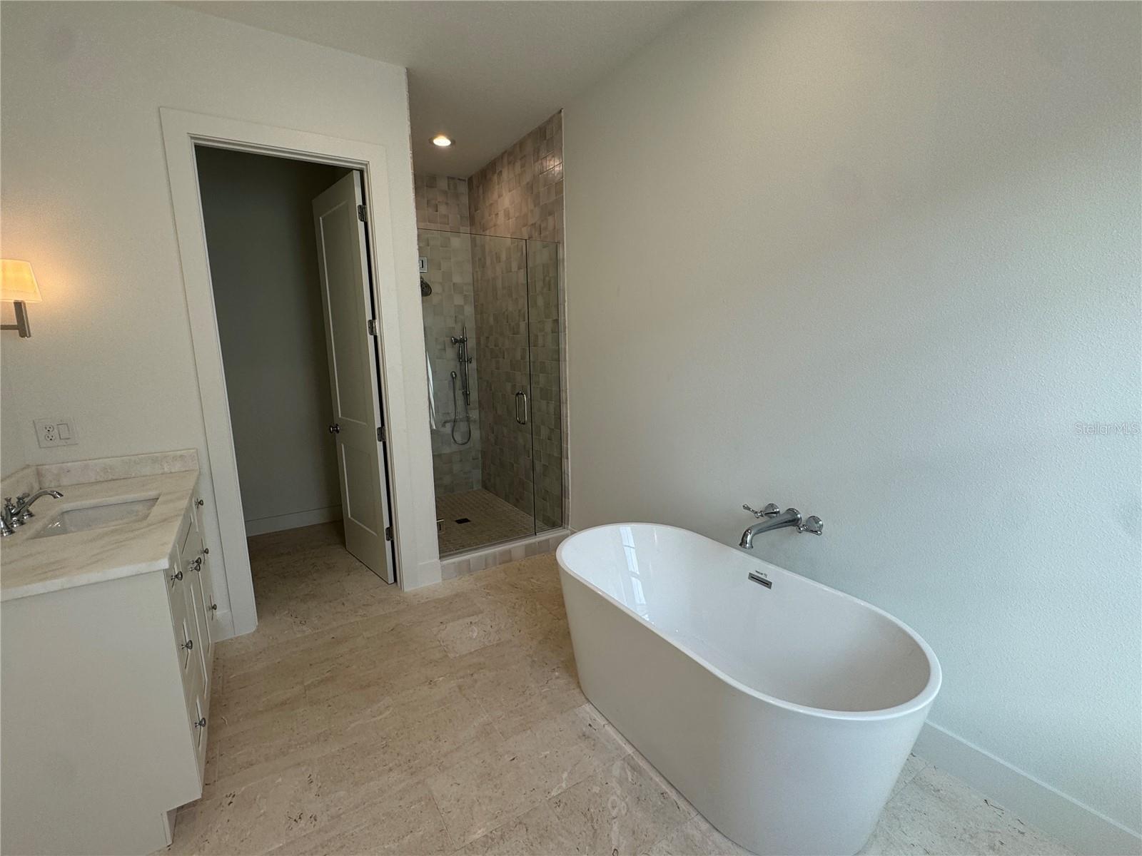 INTERBAY - Residential