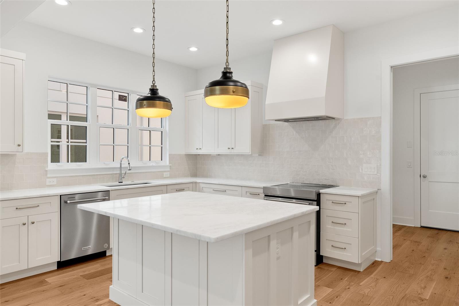 INTERBAY - Residential