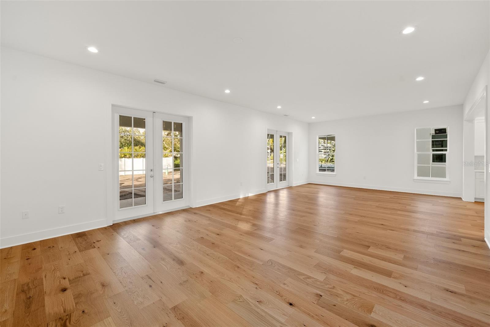 INTERBAY - Residential