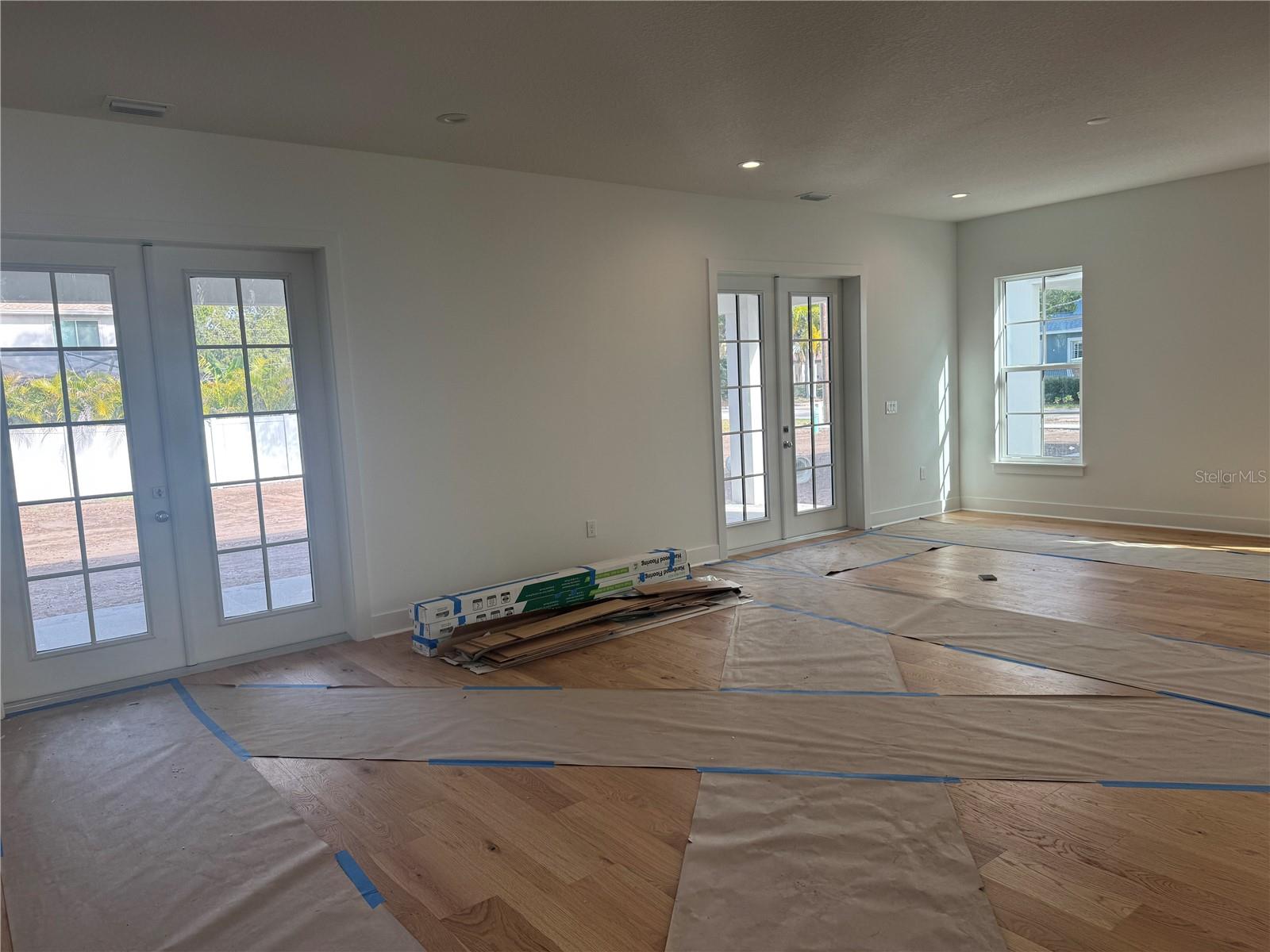 INTERBAY - Residential