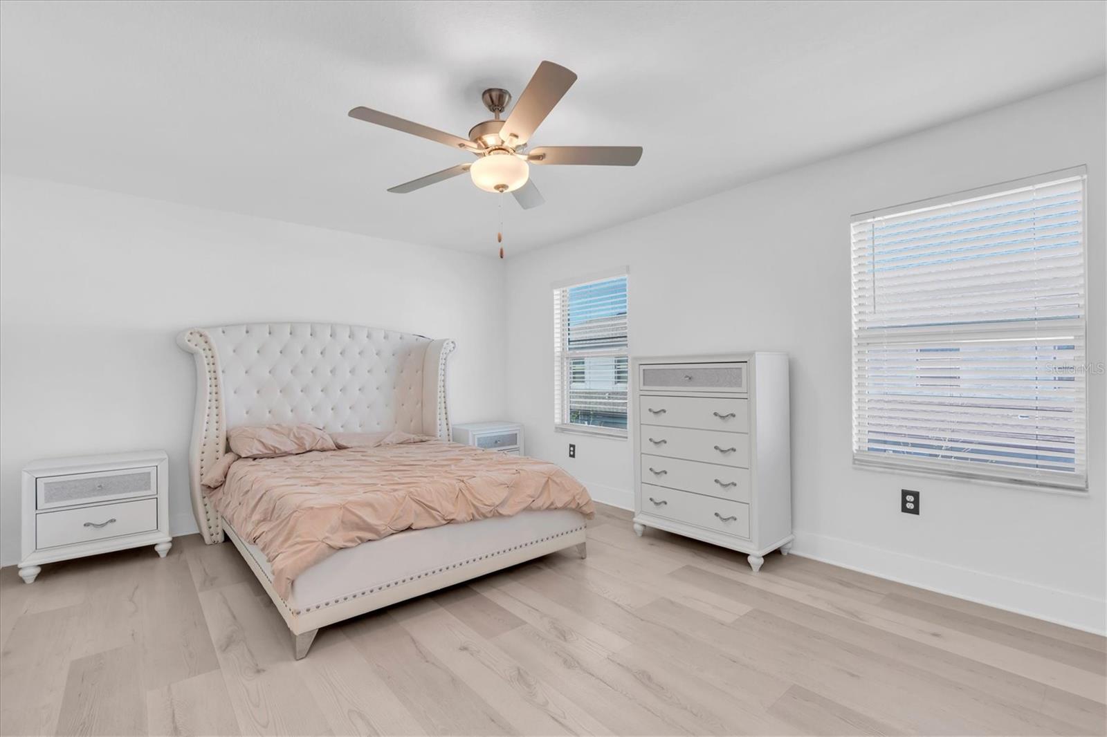 BRYANT SQUARE - Residential