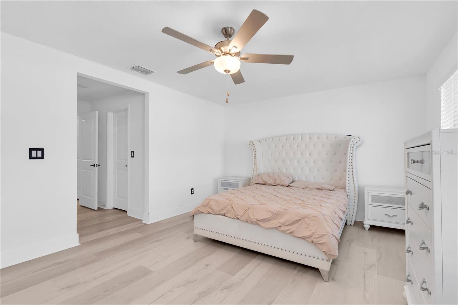 BRYANT SQUARE - Residential