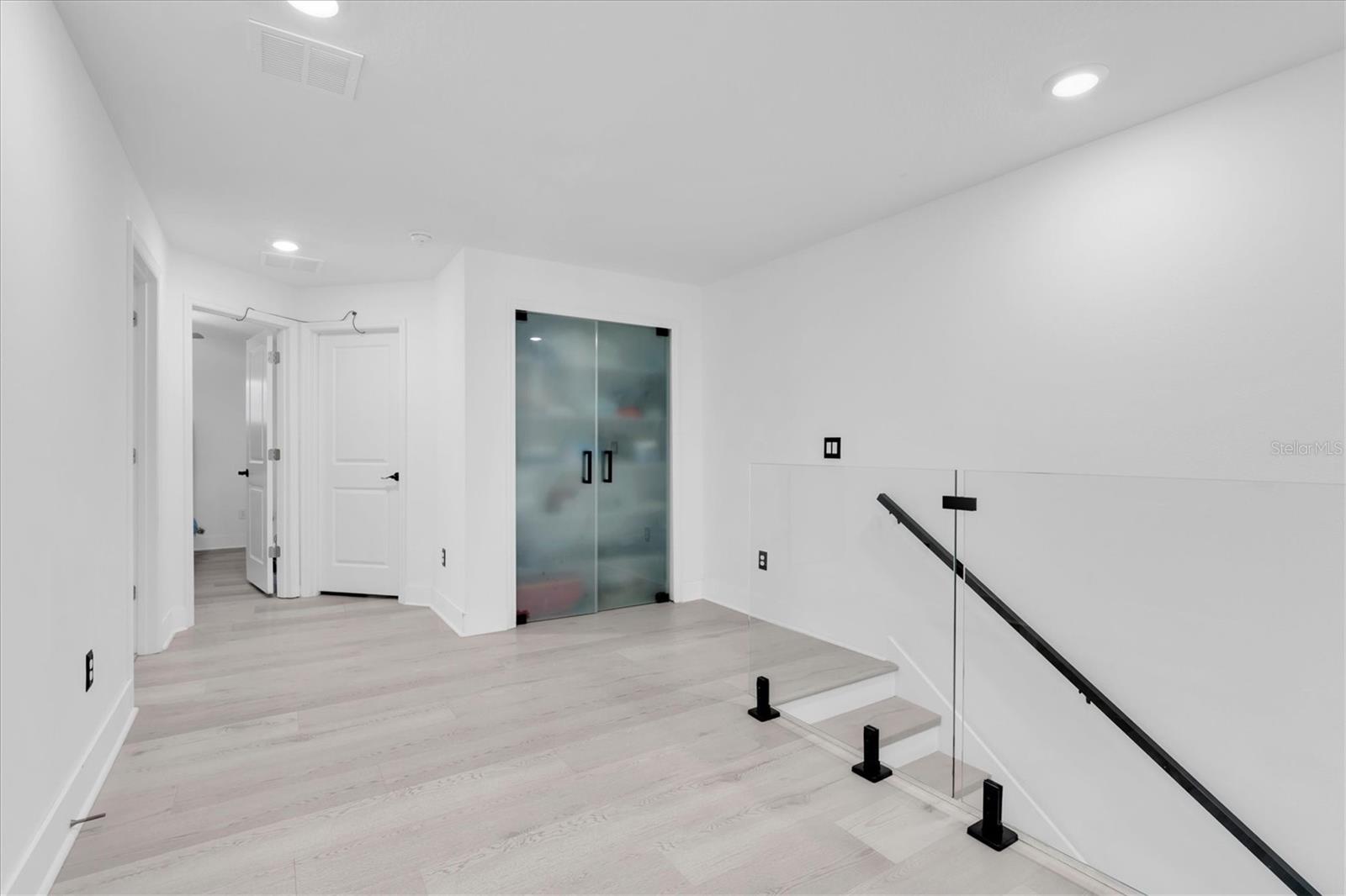 BRYANT SQUARE - Residential