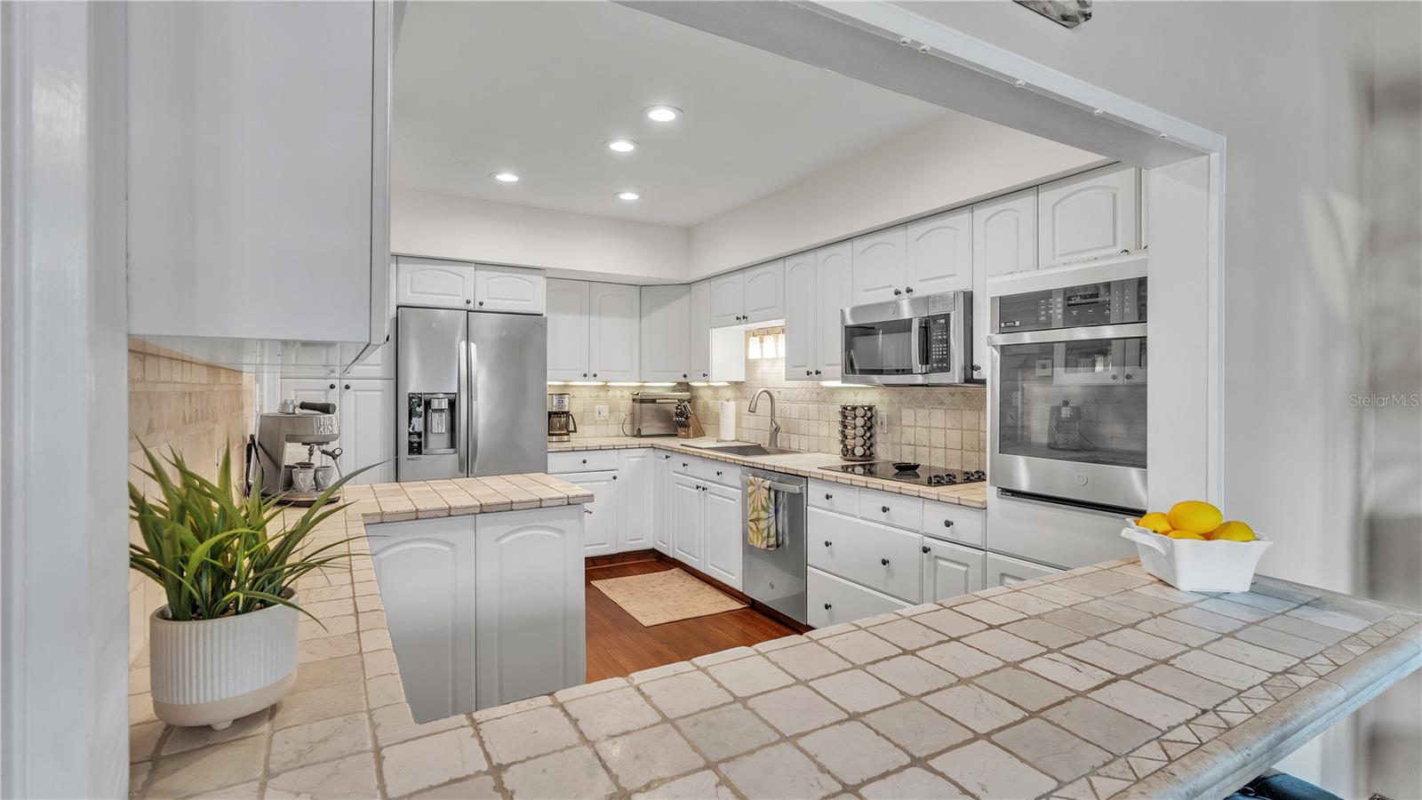 CASA LOMA CONDO - Residential