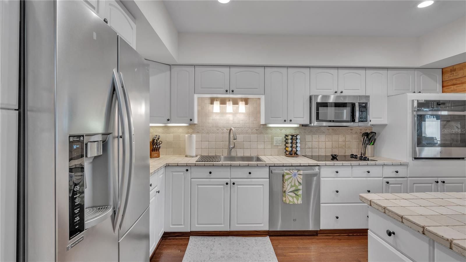 CASA LOMA CONDO - Residential