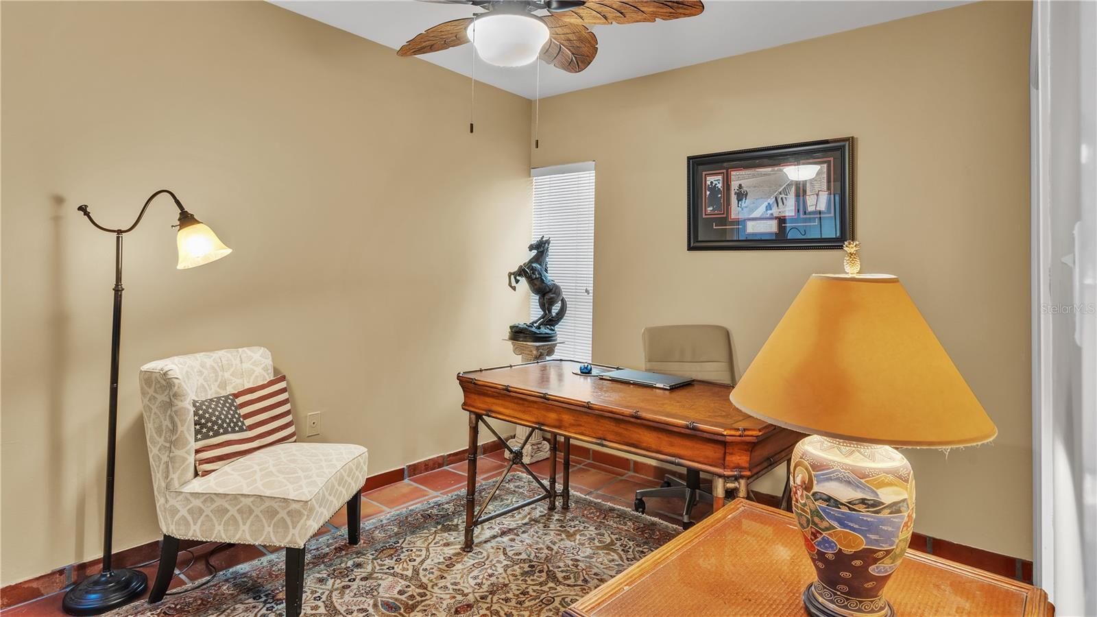 CASA LOMA CONDO - Residential