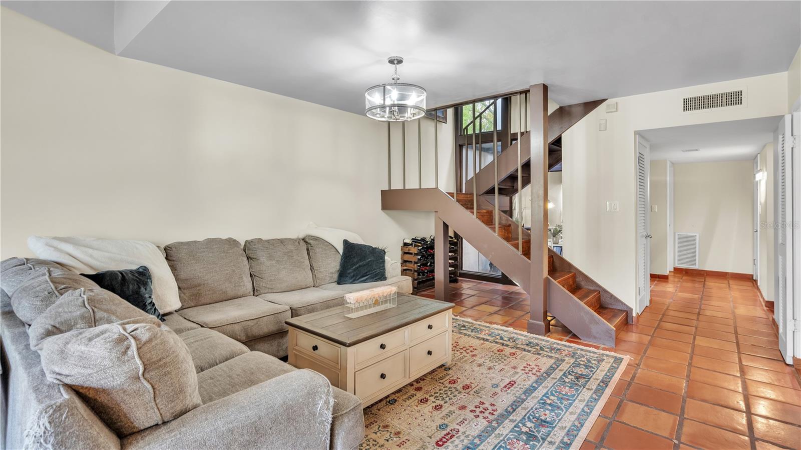 CASA LOMA CONDO - Residential