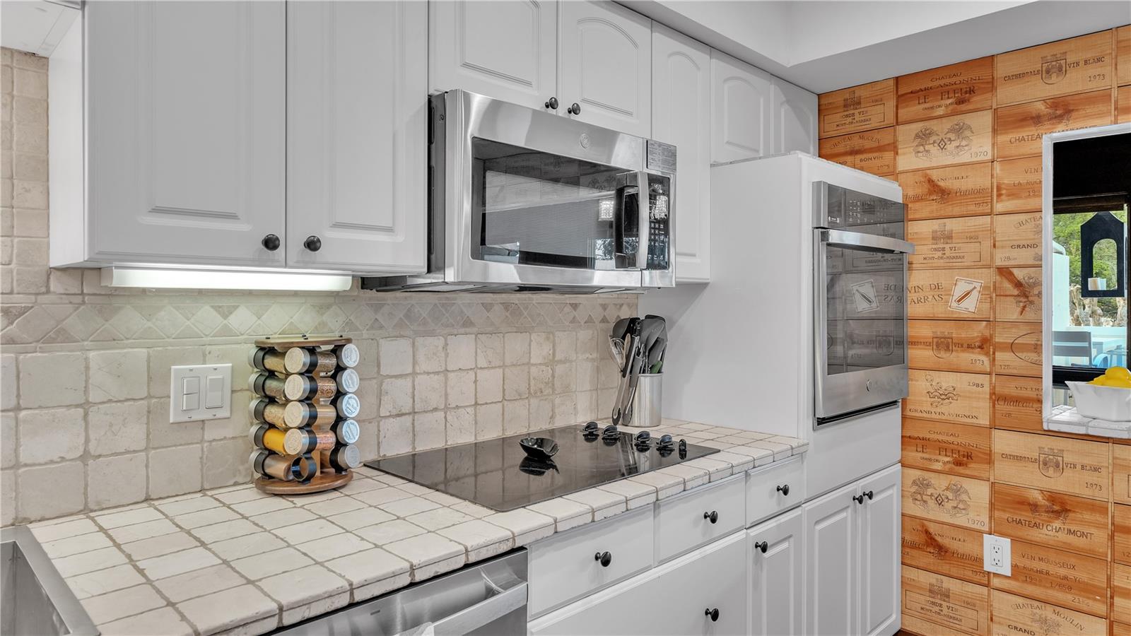 CASA LOMA CONDO - Residential