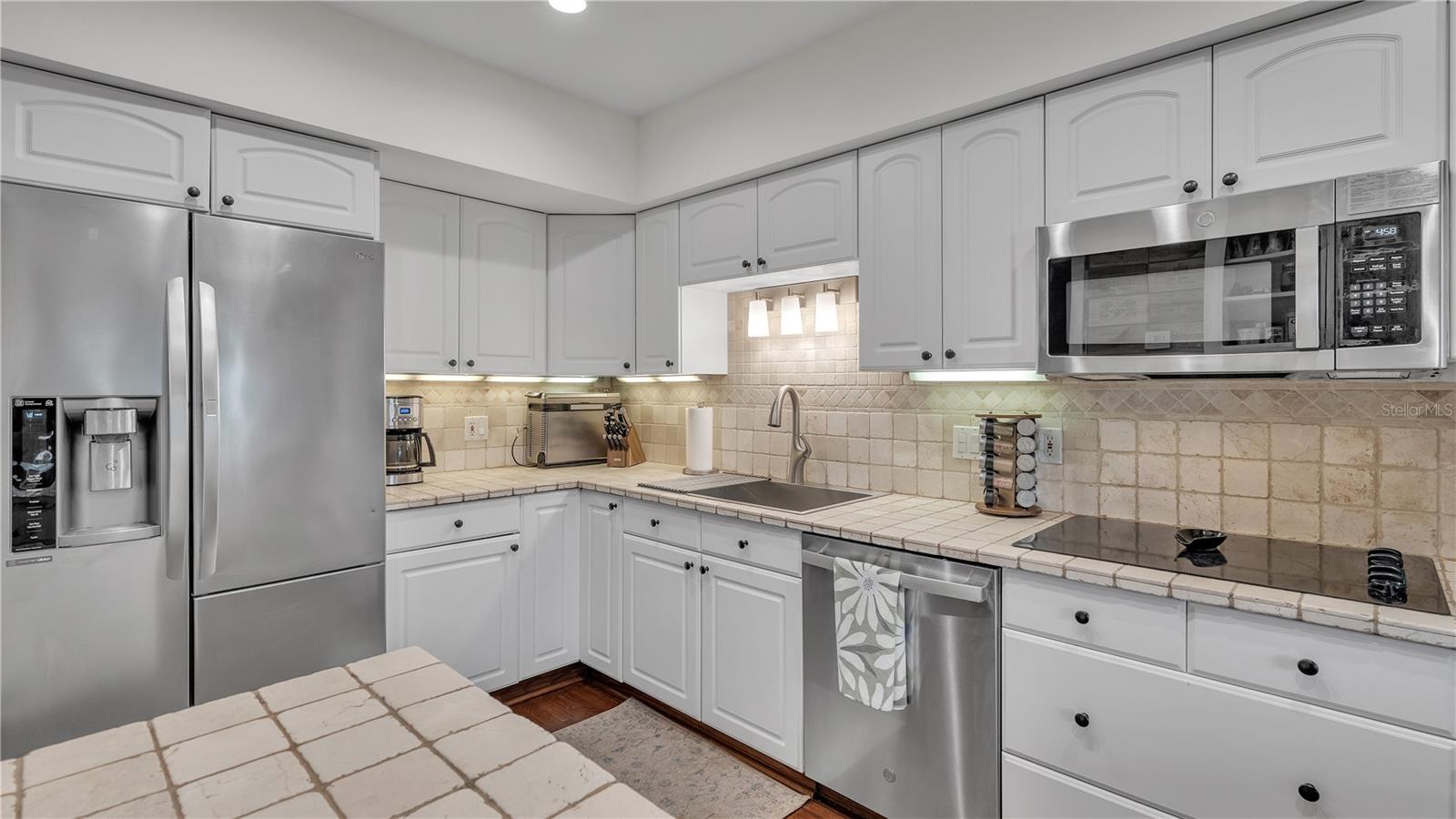 CASA LOMA CONDO - Residential