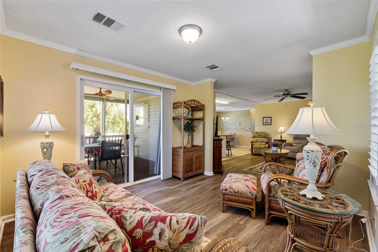 RIVER FOREST MHP - Residential