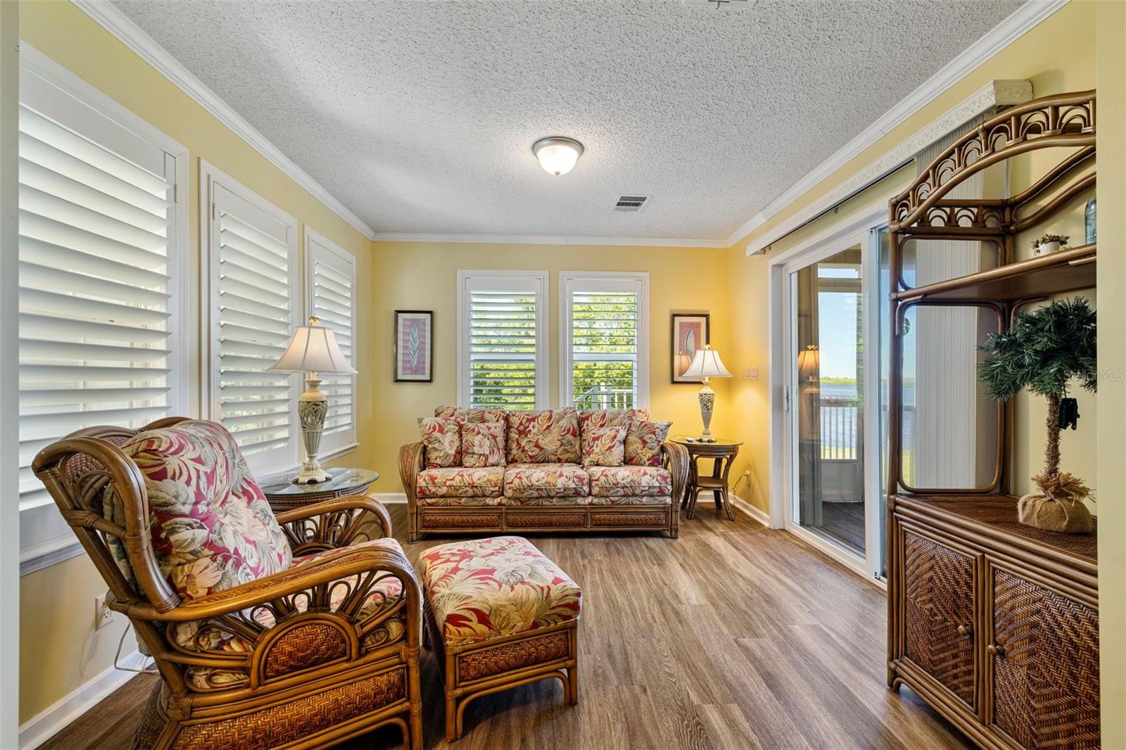 RIVER FOREST MHP - Residential