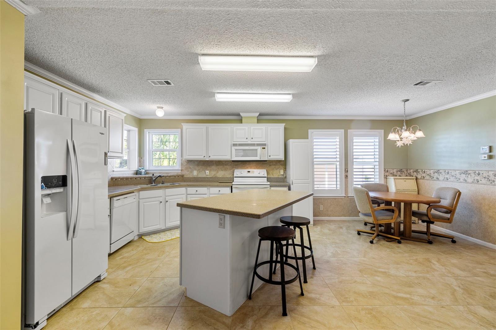 RIVER FOREST MHP - Residential