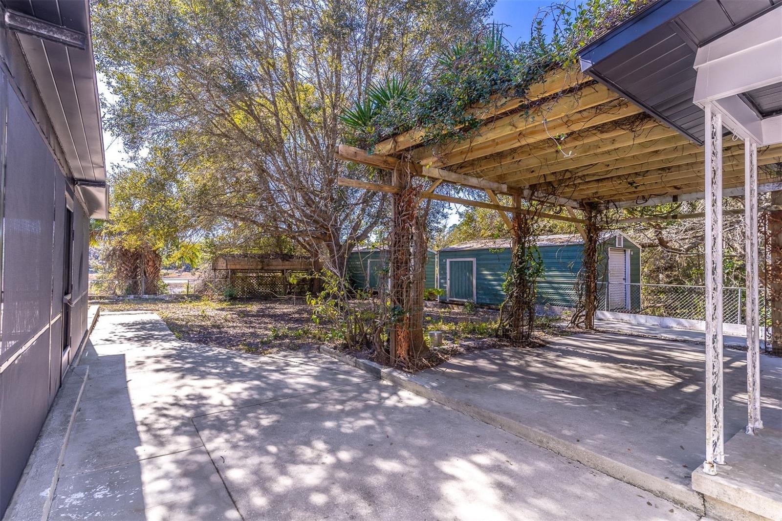 WOODS & LAKES - Residential