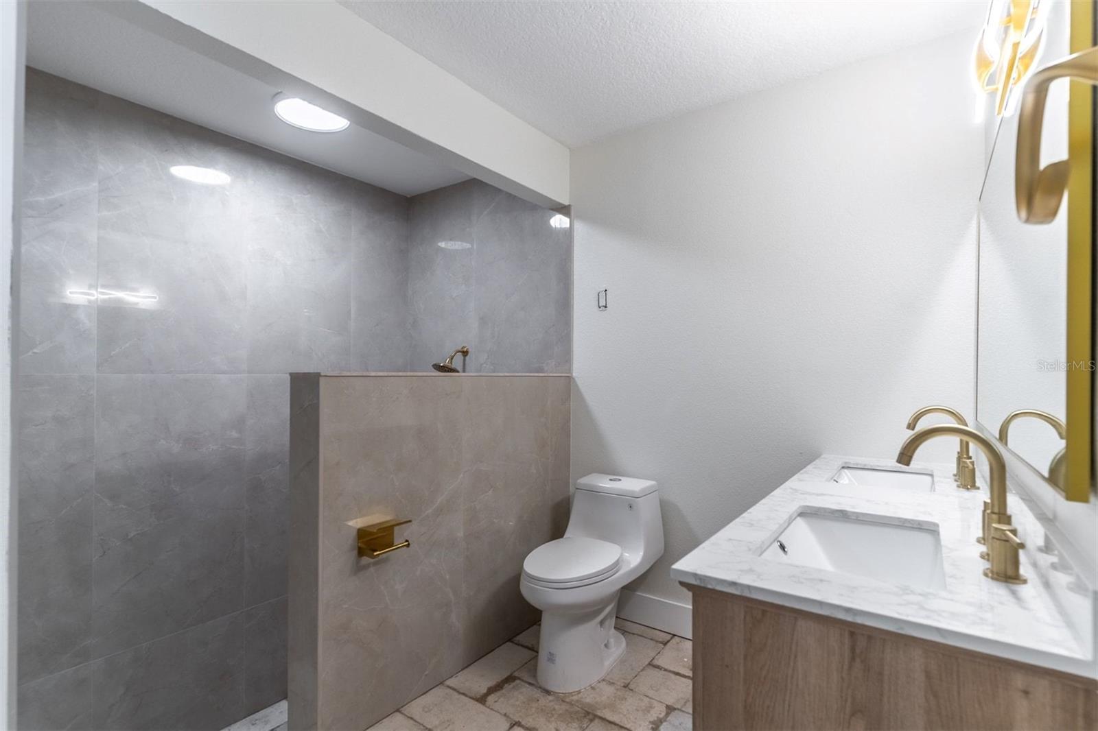 WOODS & LAKES - Residential