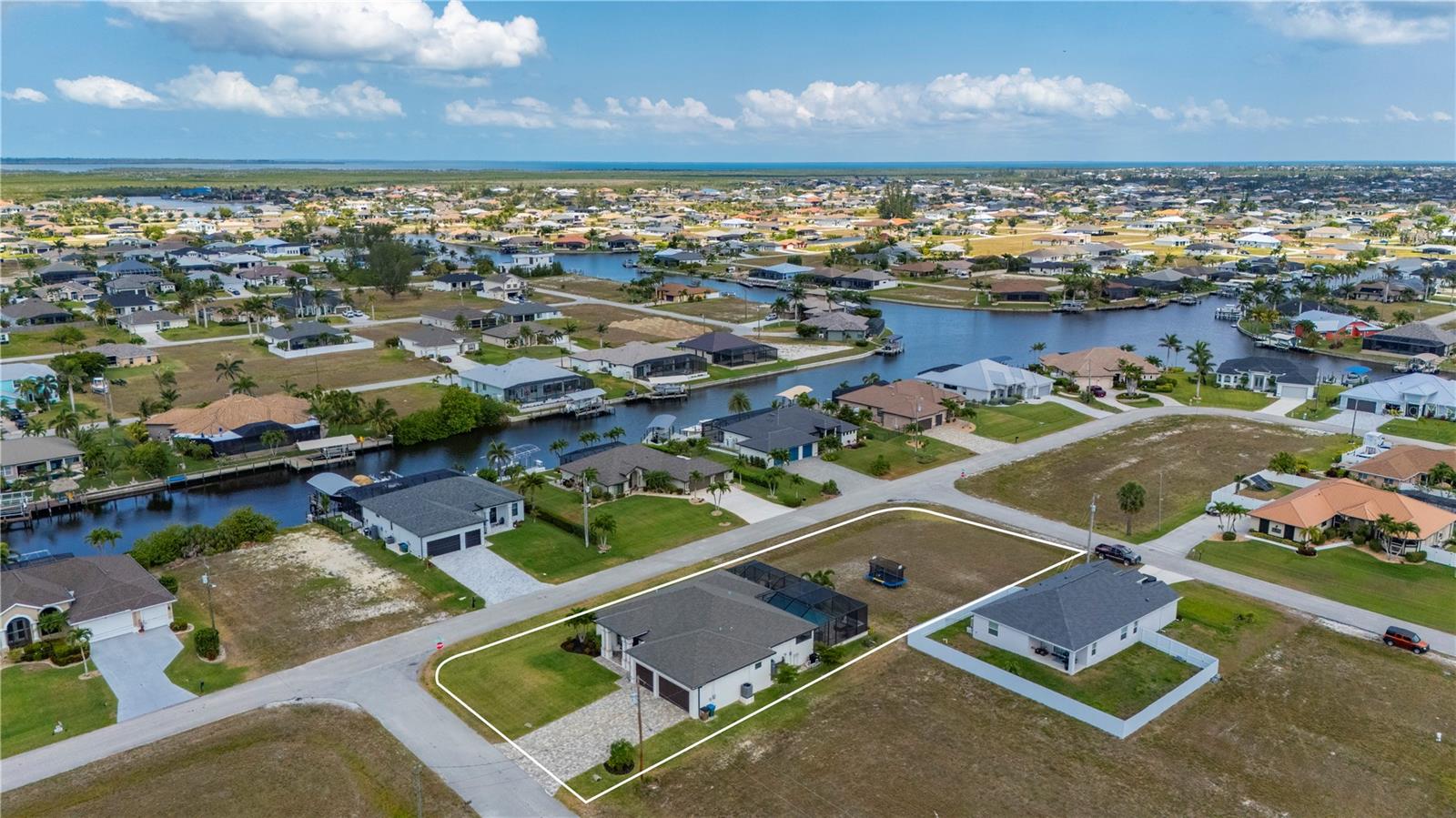 CAPE CORAL - Residential