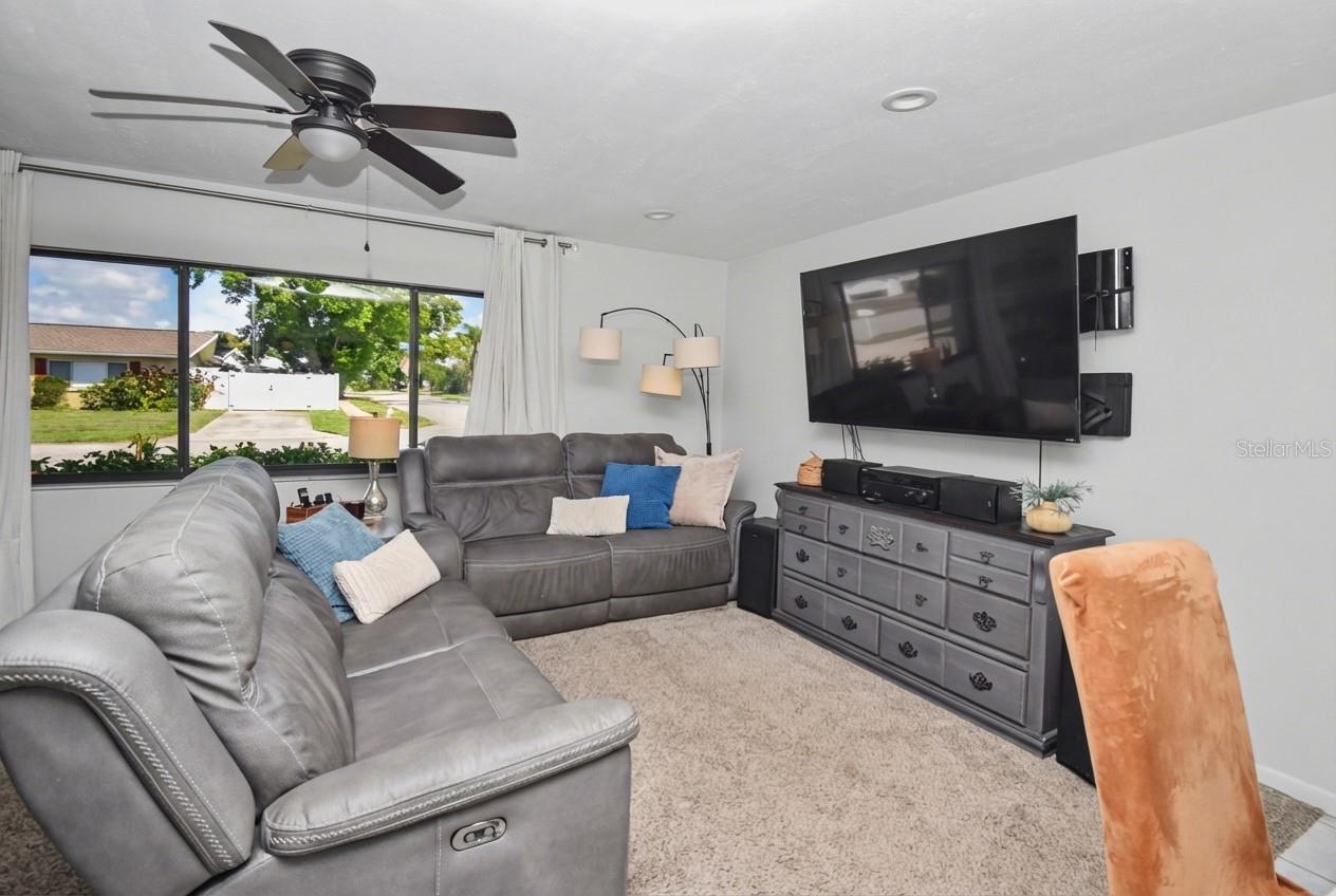 LAKE SARASOTA - Residential