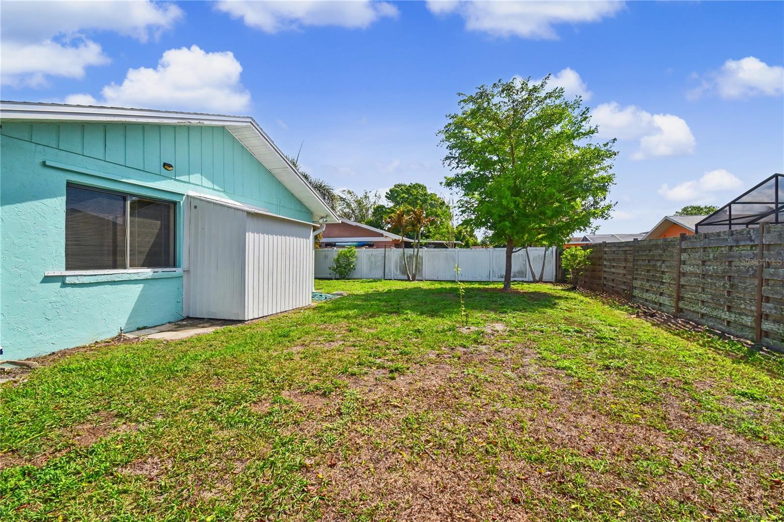 LAKE SARASOTA - Residential