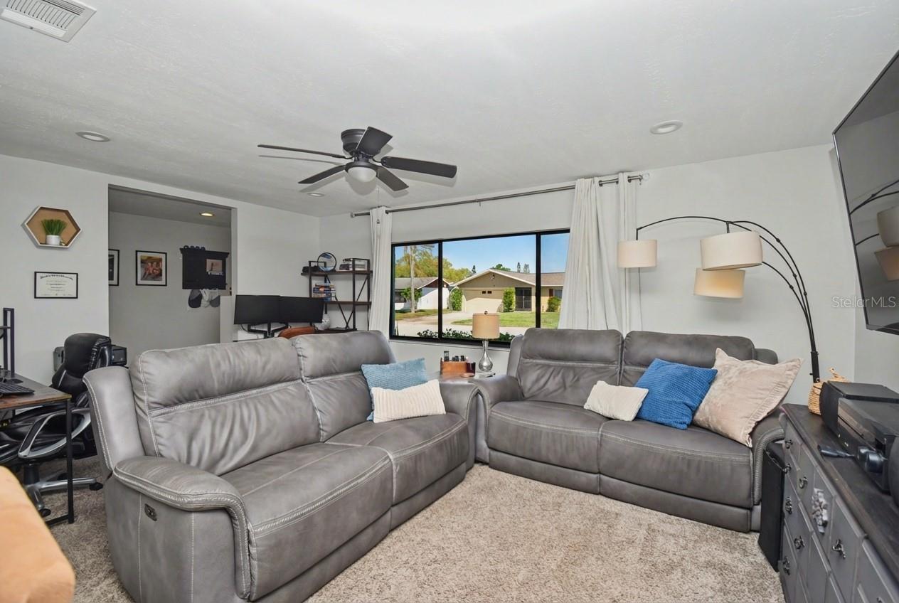 LAKE SARASOTA - Residential