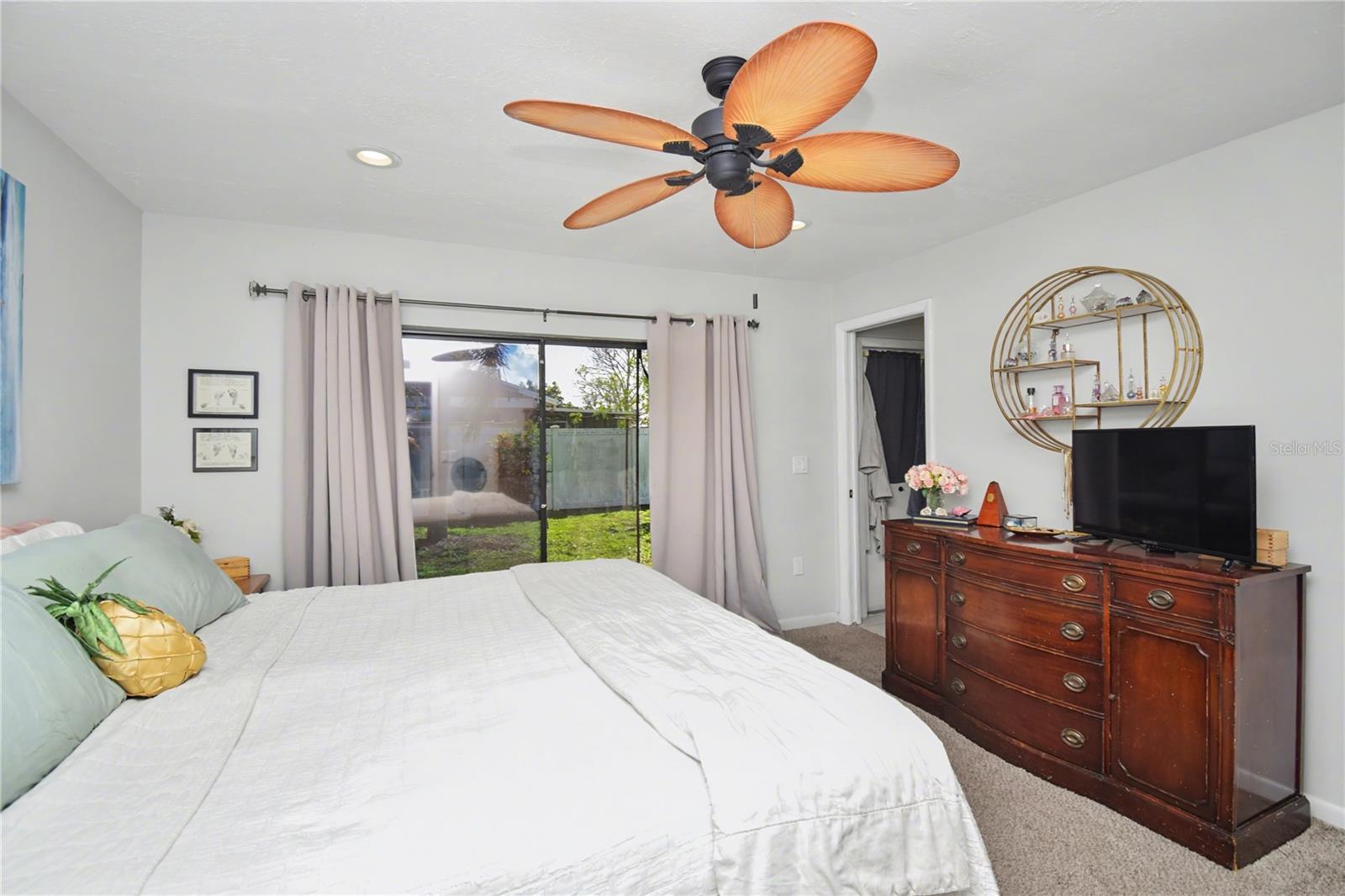 LAKE SARASOTA - Residential